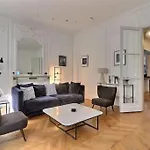 Luxury 3 Bedrooms Apartment Near Champs Elysees