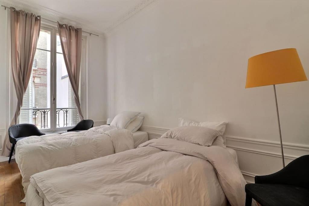 Luxury 3 Bedrooms Near Champs Elysees *