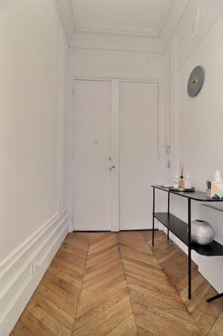 Luxury 3 Bedrooms Near Champs Elysees * Paris