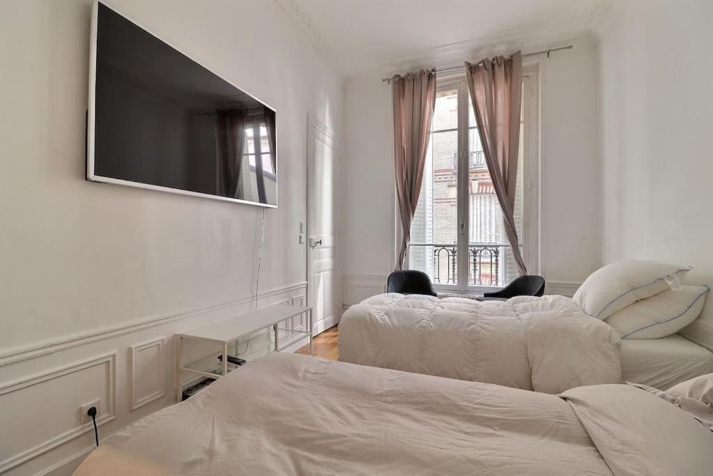 Luxury 3 Bedrooms Near Champs Elysees *