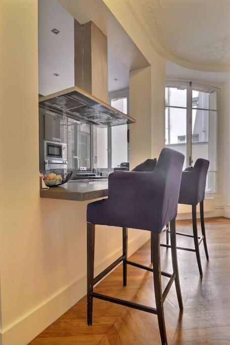 Luxury 3 Bedrooms Near Champs Elysees *