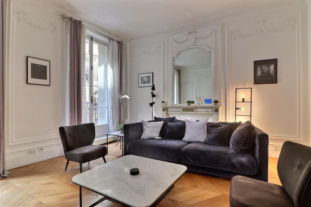 Luxury 3 Bedrooms Near Champs Elysees * Paris