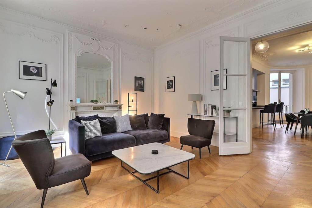 Luxury 3 Bedrooms Near Champs Elysees Apartment Paris