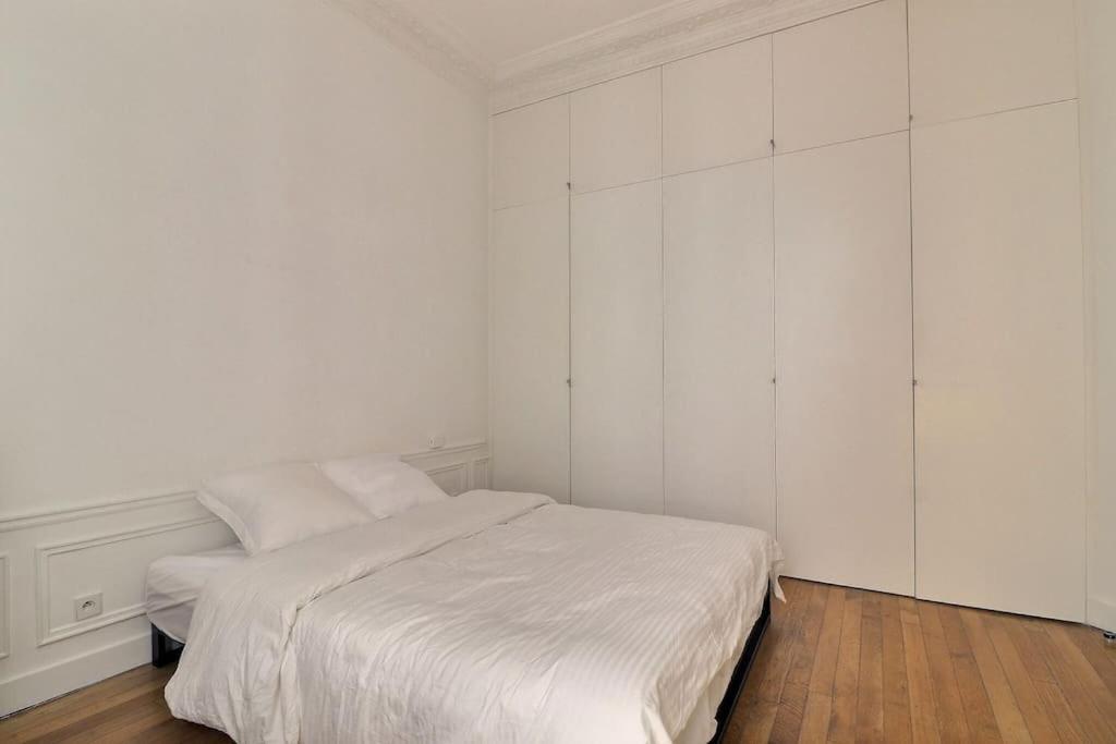 Luxury 3 Bedrooms Near Champs Elysees